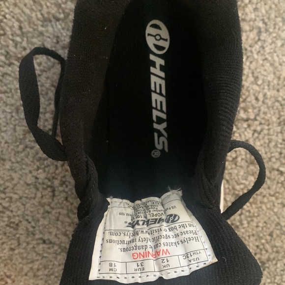 Heely shoes - Picture 2 of 3